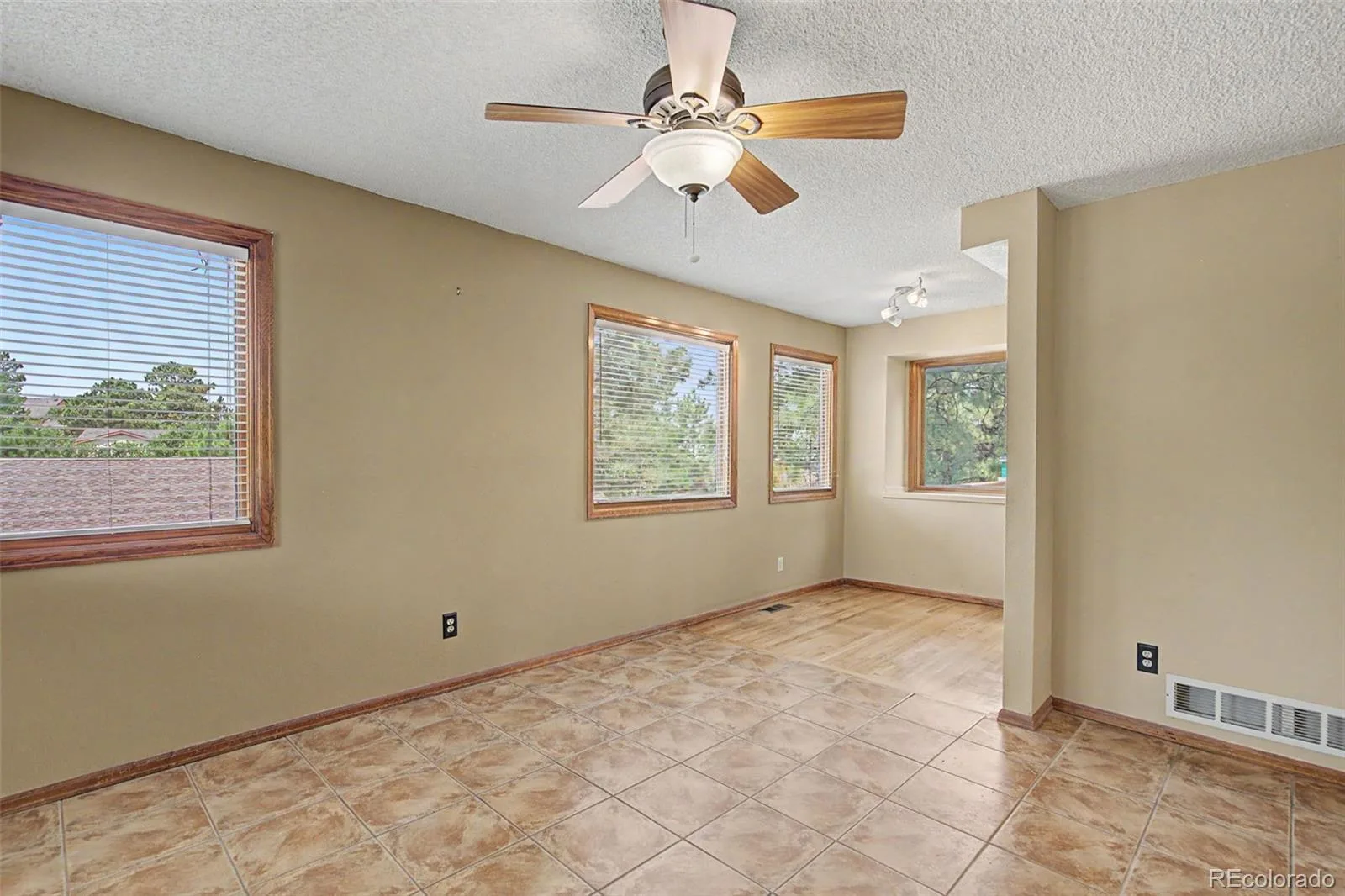 6418 Ponderosa Way Parker CO 80134 | MLS #REC9789134 07142026070533 1600 11