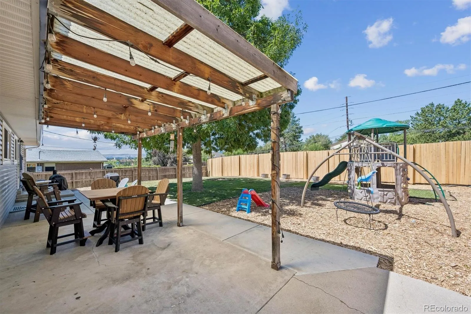 6017 Vivian Court Arvada CO 80004 | MLS #REC9792010 08052026210923 1600 23