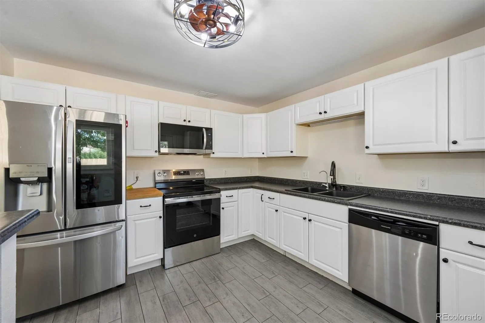6017 Vivian Court Arvada CO 80004 | MLS #REC9792010 08052026210923 1600 3