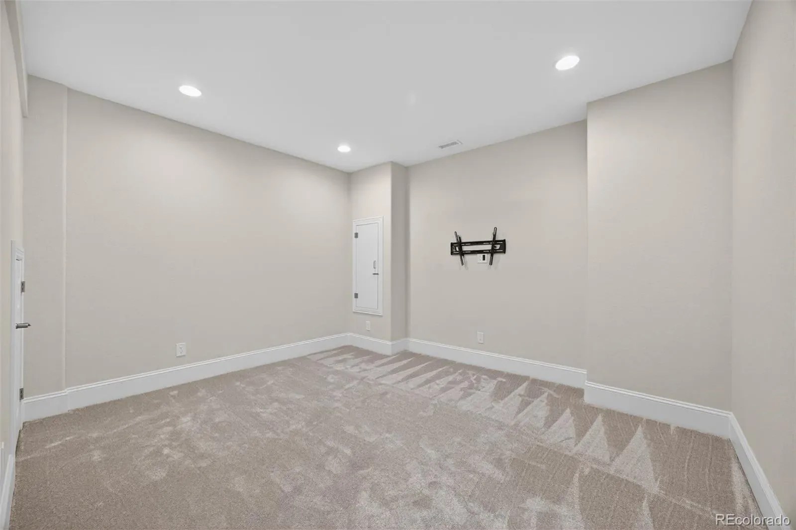 03152026214103 1600 43