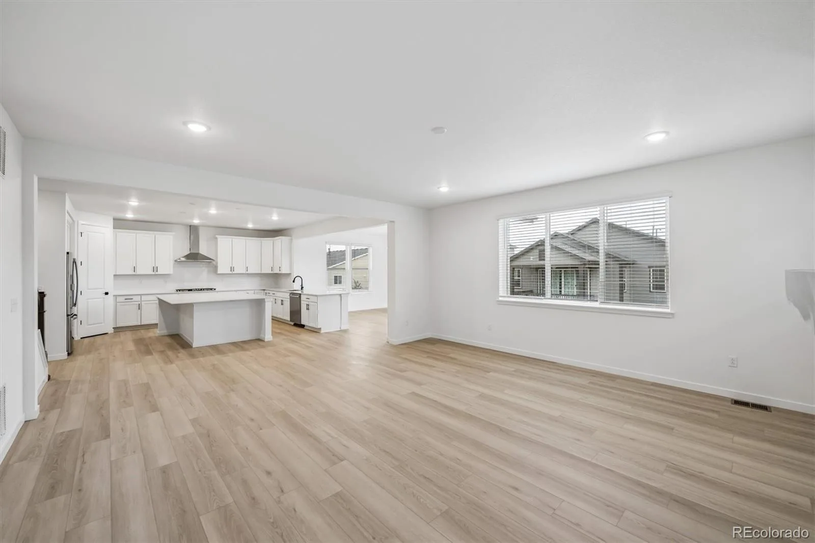 3731 N Hayleyville Street Aurora CO 80019 MLS #REC9795357 06082026213047 1600 8
