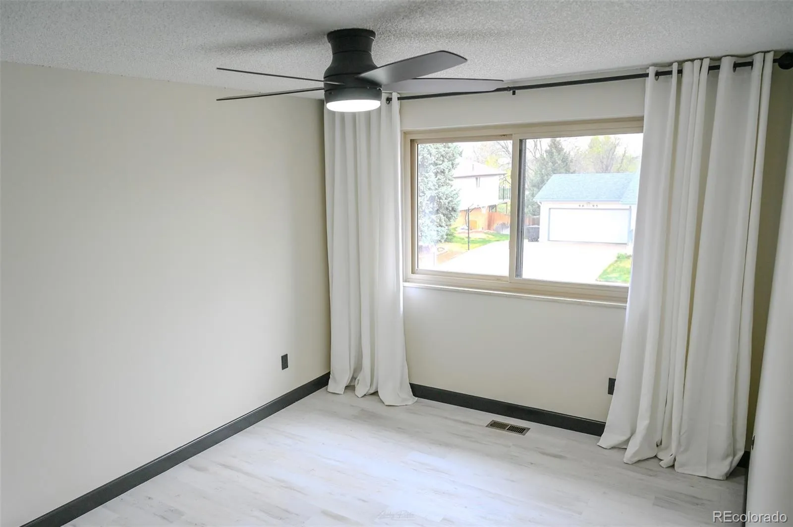 4690 W Stanford Avenue Denver CO 80236 MLS #REC9810793 05182026181740 1600 28