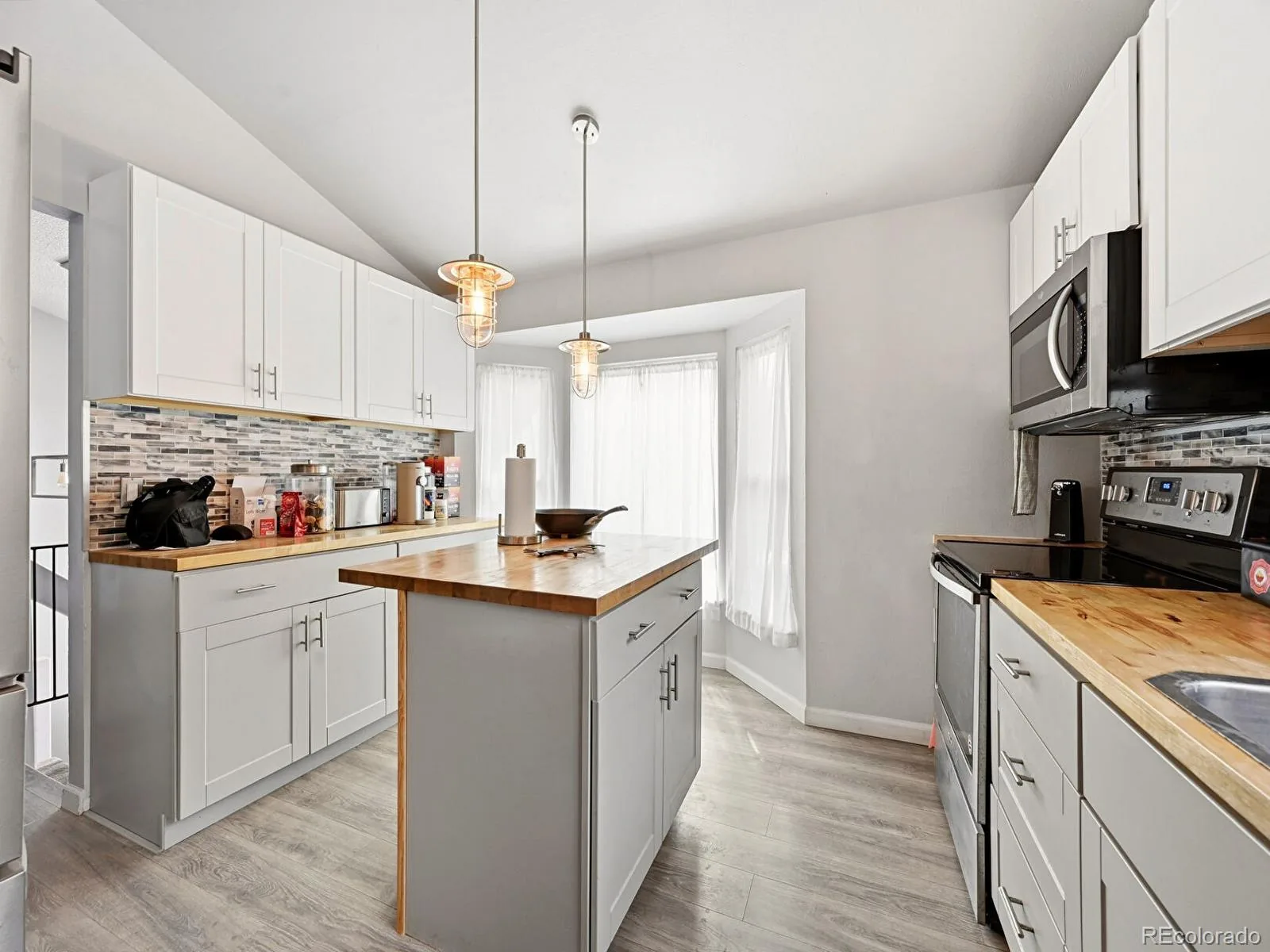 7649 W Frost Drive Littleton CO 80128 | MLS #REC9811235 08252026152923 1600 1