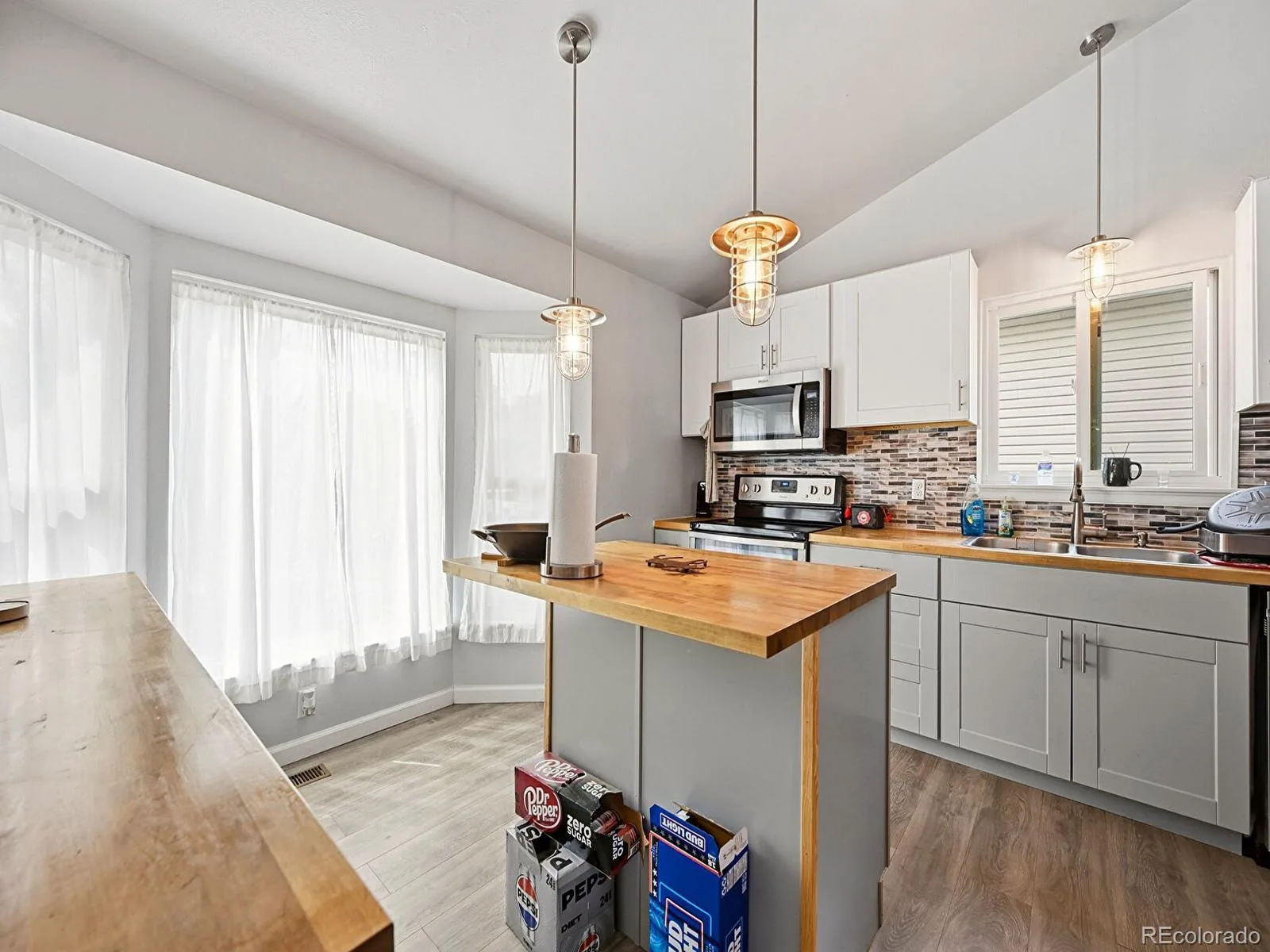 7649 W Frost Drive Littleton CO 80128 | MLS #REC9811235 08252026152923 1600 2