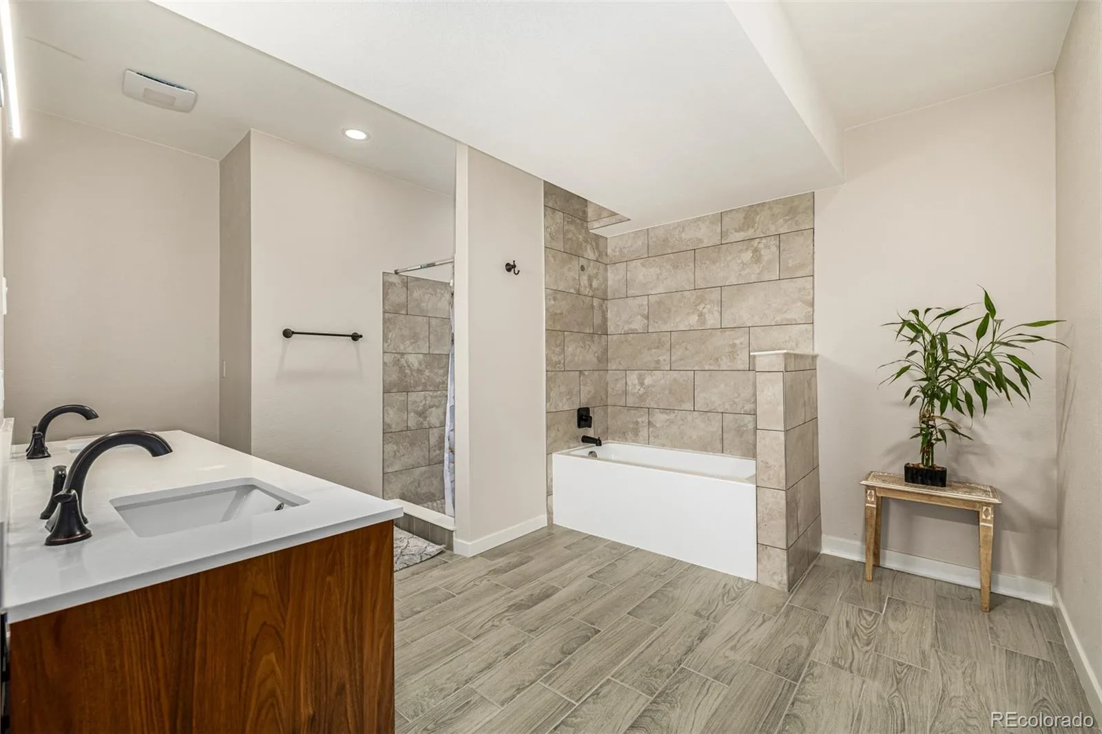 9227 Salida Street Commerce City CO 80022 | MLS #REC9812472 08182026195946 1600 33