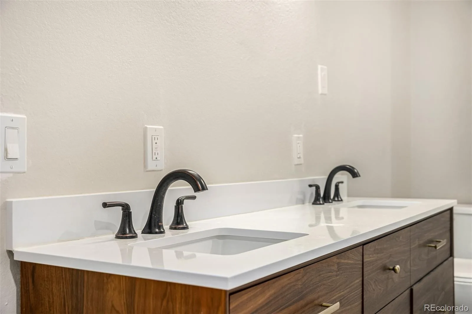 9227 Salida Street Commerce City CO 80022 | MLS #REC9812472 08182026195946 1600 35
