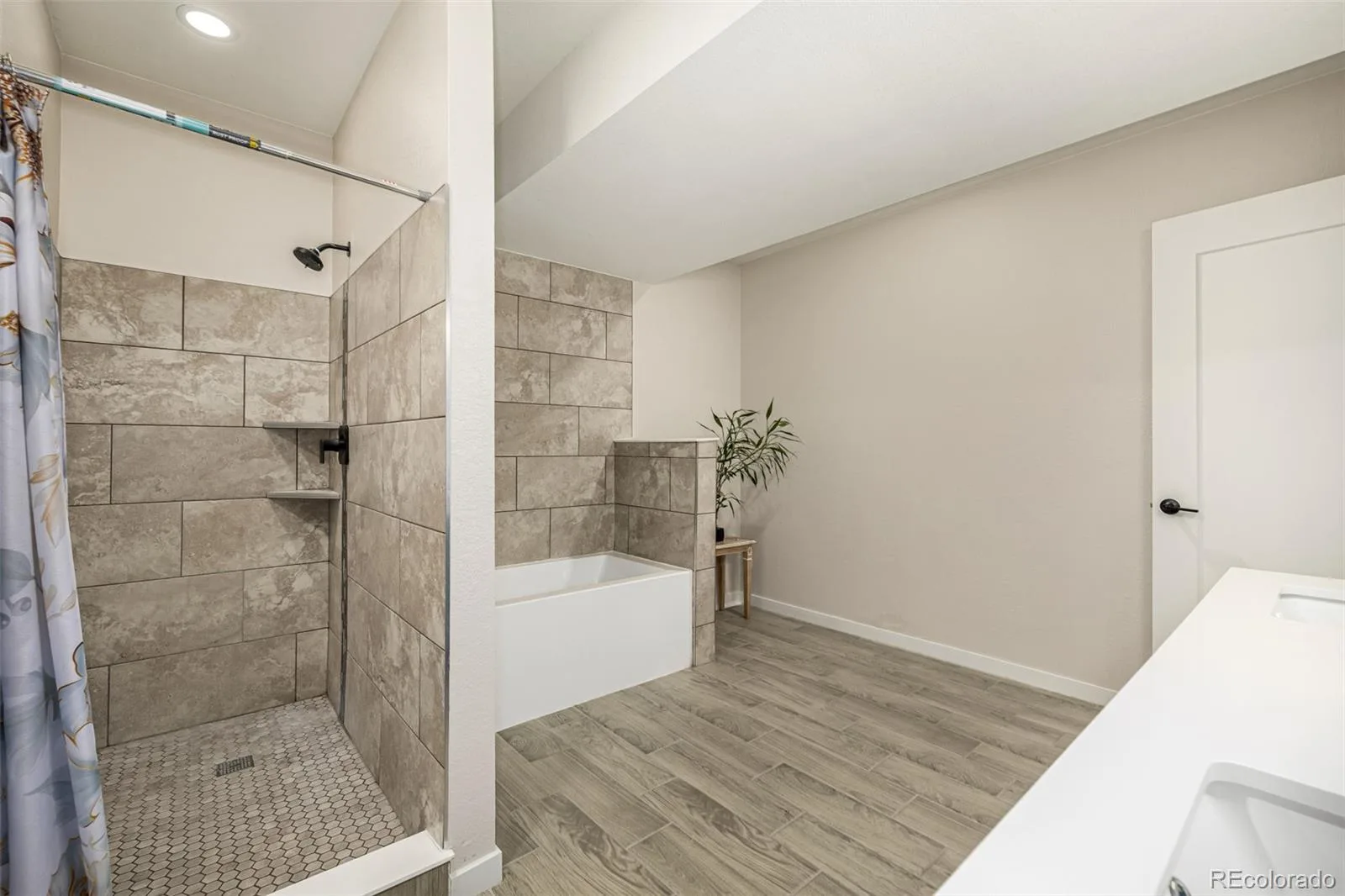 9227 Salida Street Commerce City CO 80022 | MLS #REC9812472 08182026195946 1600 37