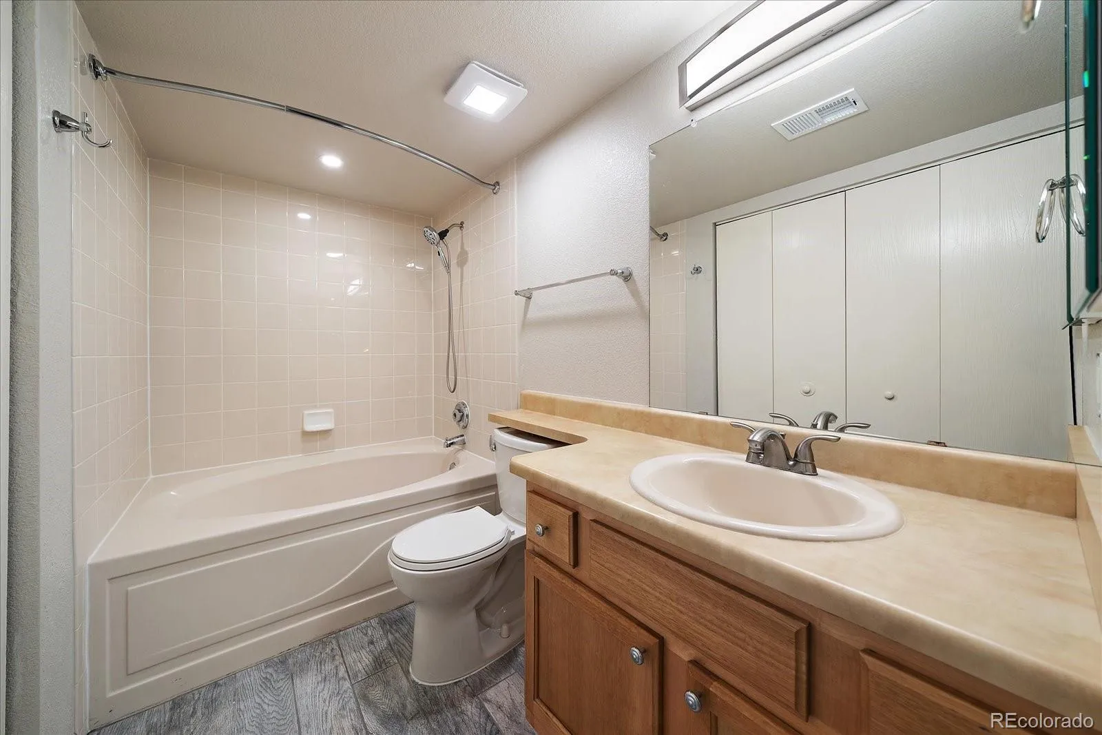 10293 E Peakview Avenue #F202 Englewood CO 80111 MLS #REC9819068 05222026223026 1600 13