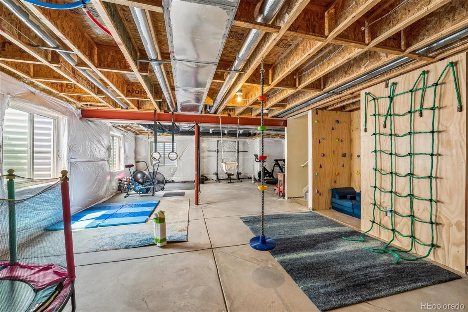 8787 Gore Street Arvada CO 80007 | MLS #REC9823001 09012026021341 1600 29