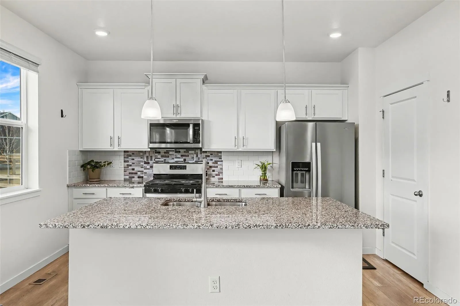 04012026161005 1600 10