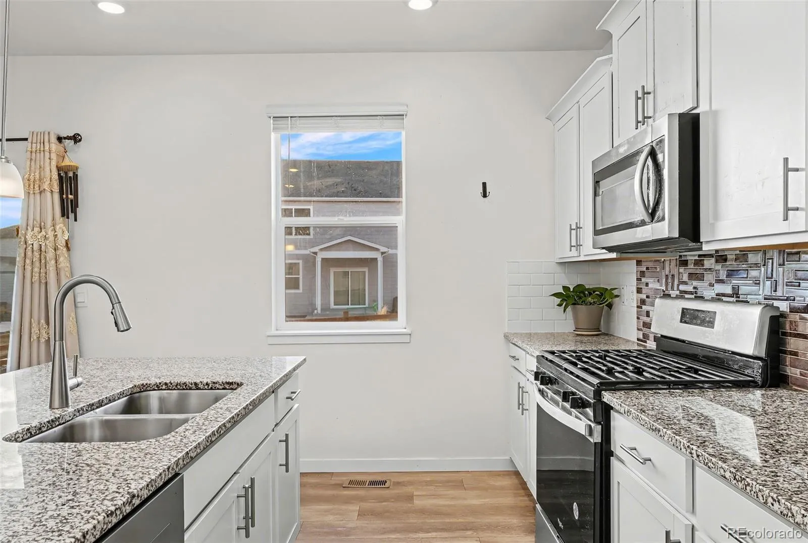 04012026161005 1600 12