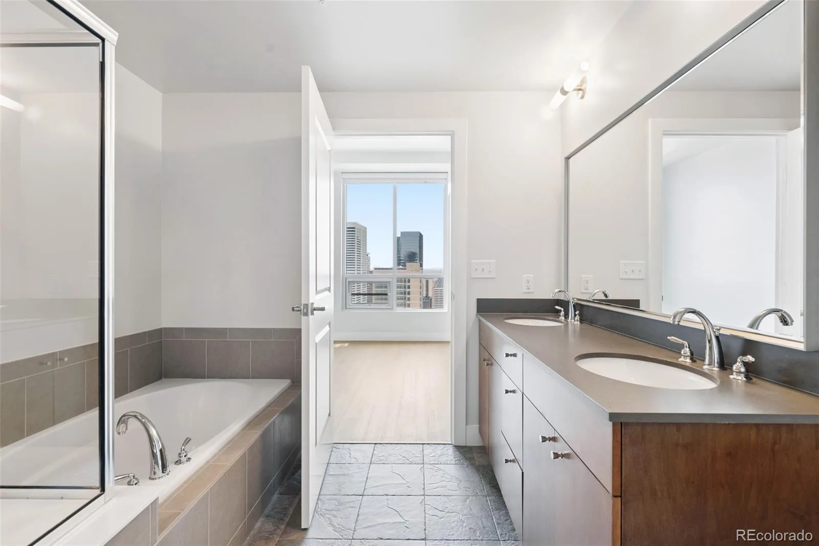 2001 Lincoln Street #2020 Denver CO 80202 | MLS #REC9826517 08132026205000 1600 12