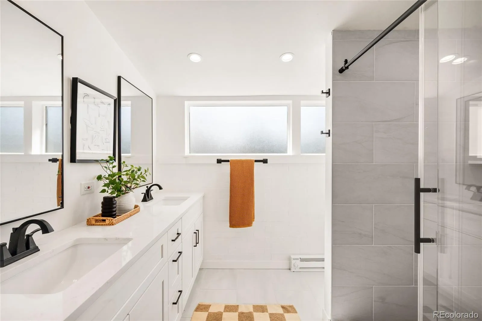 04092026215043 1600 16