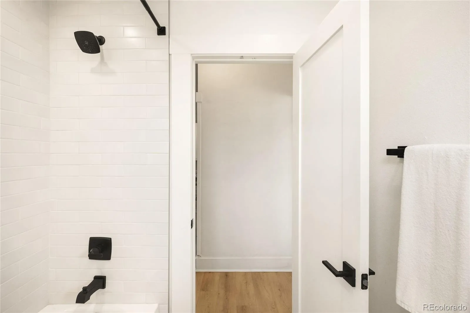 04092026215043 1600 24