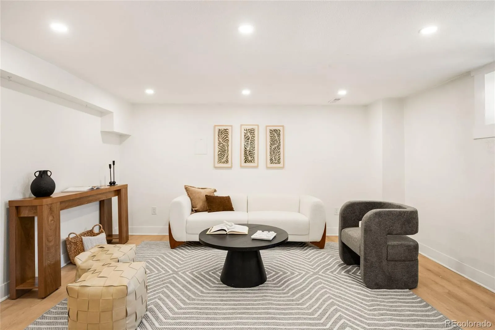 04092026215043 1600 27