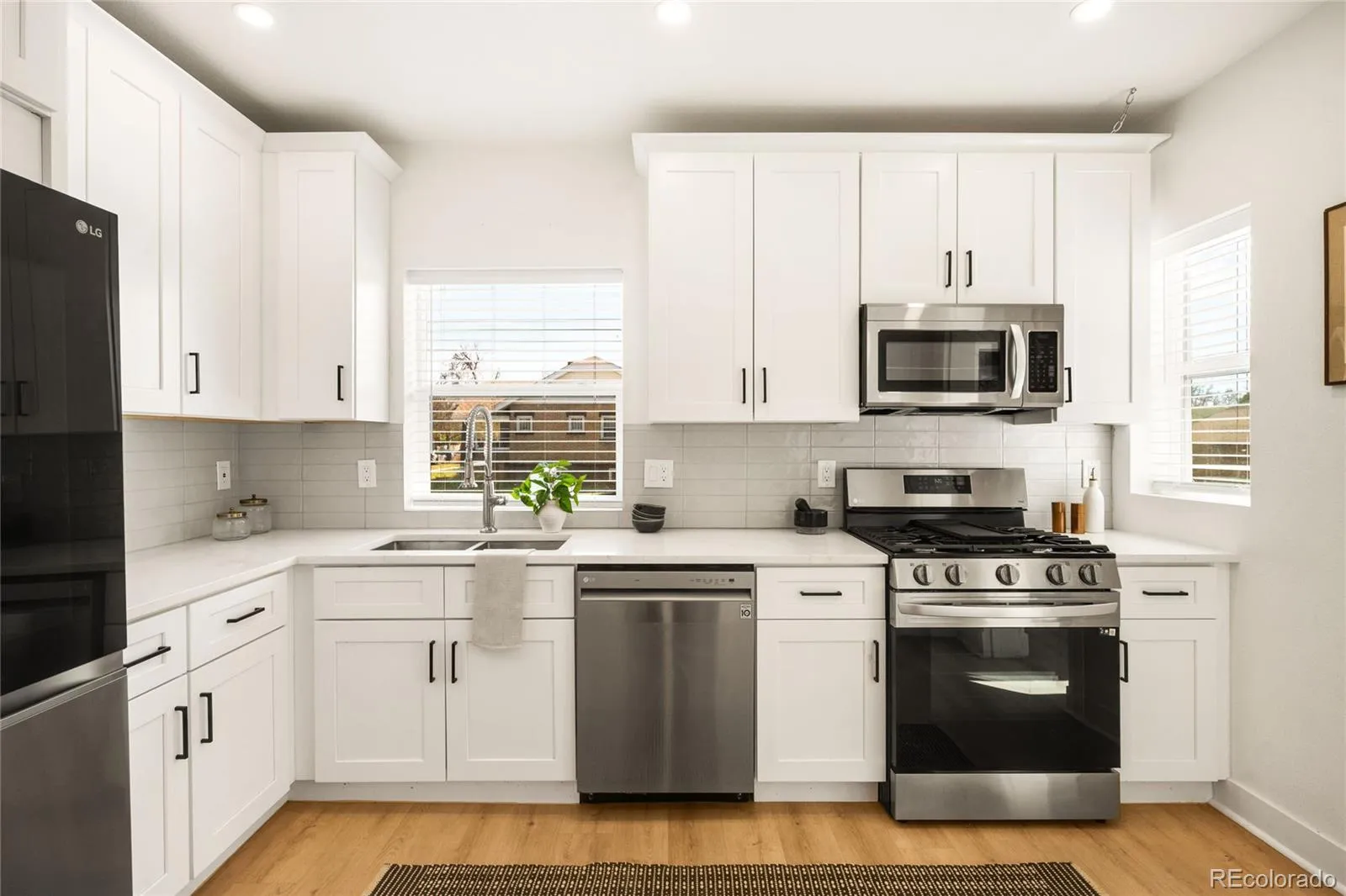 04092026215043 1600 9