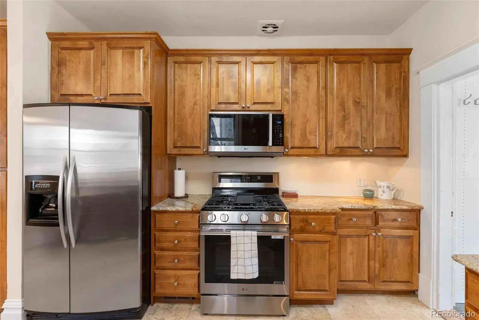 04112026215140 1600 12