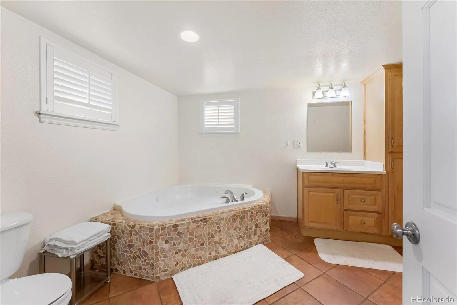 04112026215140 1600 24