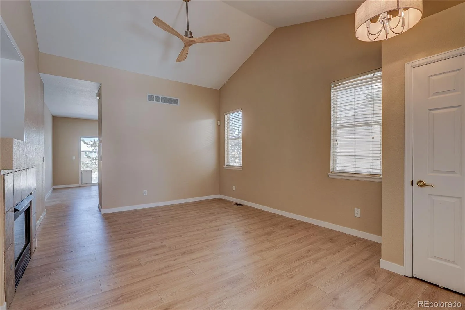 24671 E Kansas Circle Aurora CO 80018 | MLS #REC9831028 06232026202211 1600 2