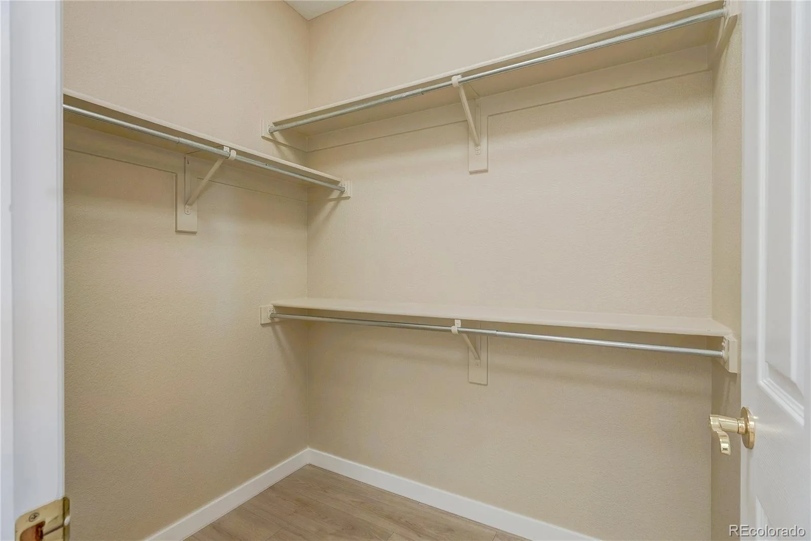 24671 E Kansas Circle Aurora CO 80018 | MLS #REC9831028 06232026202211 1600 21
