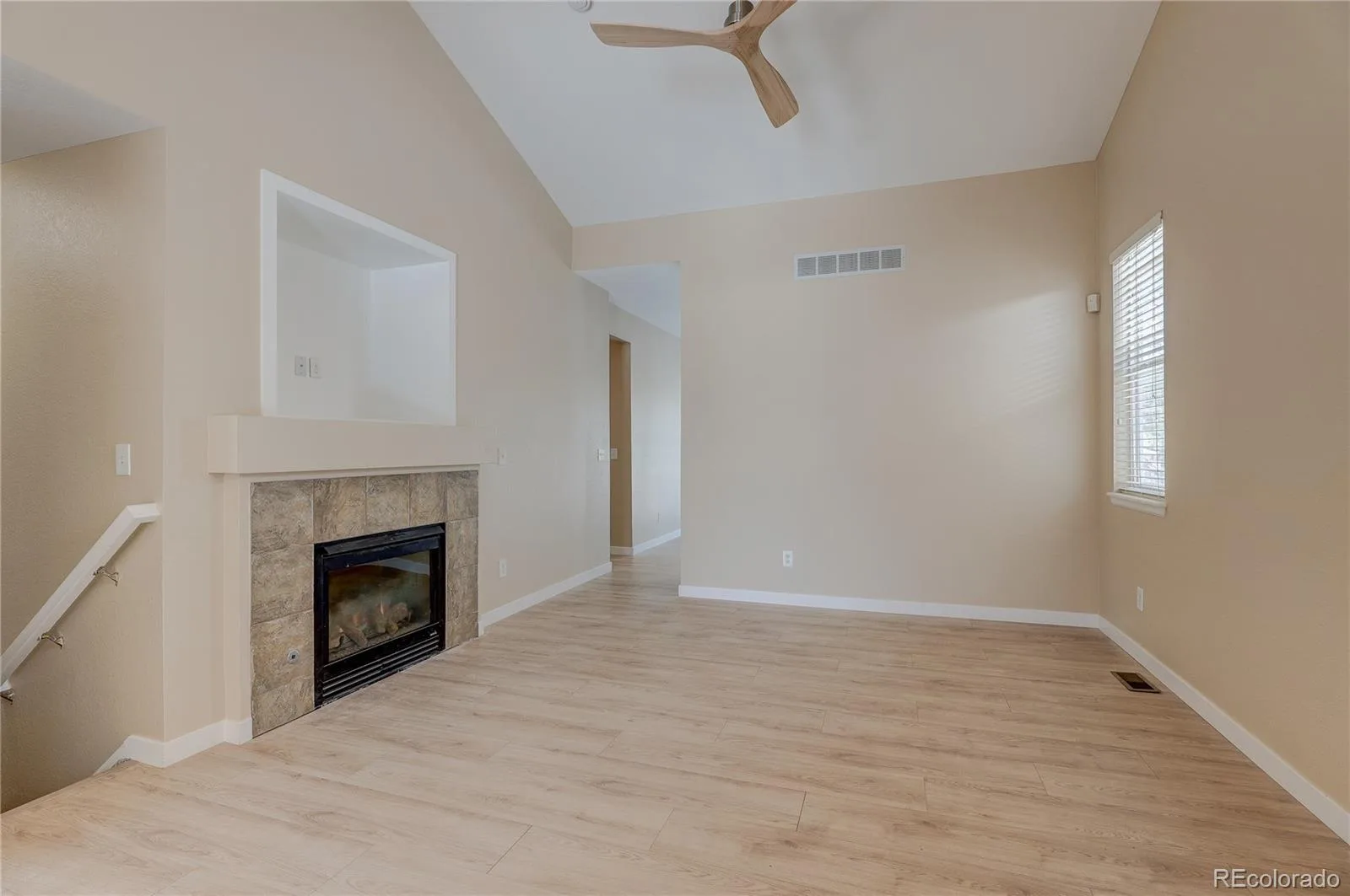 24671 E Kansas Circle Aurora CO 80018 | MLS #REC9831028 06232026202211 1600 3