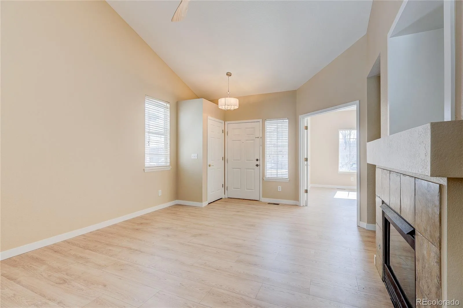 24671 E Kansas Circle Aurora CO 80018 | MLS #REC9831028 06232026202211 1600 6