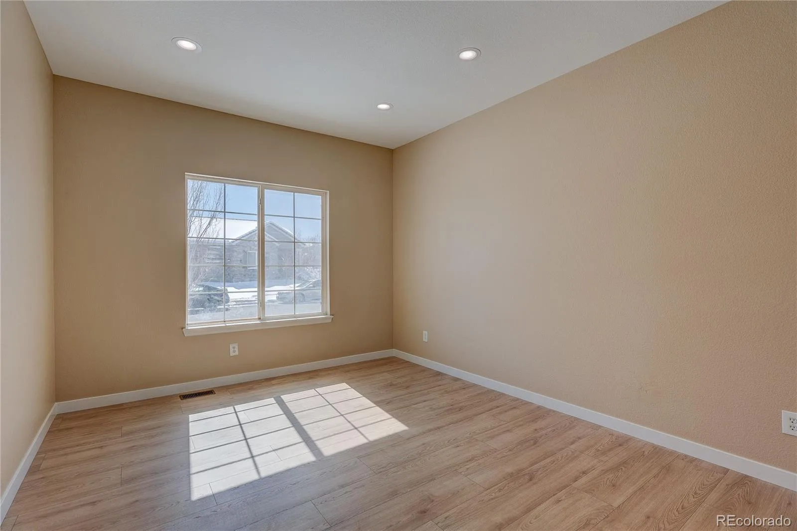 24671 E Kansas Circle Aurora CO 80018 | MLS #REC9831028 06232026202211 1600 8