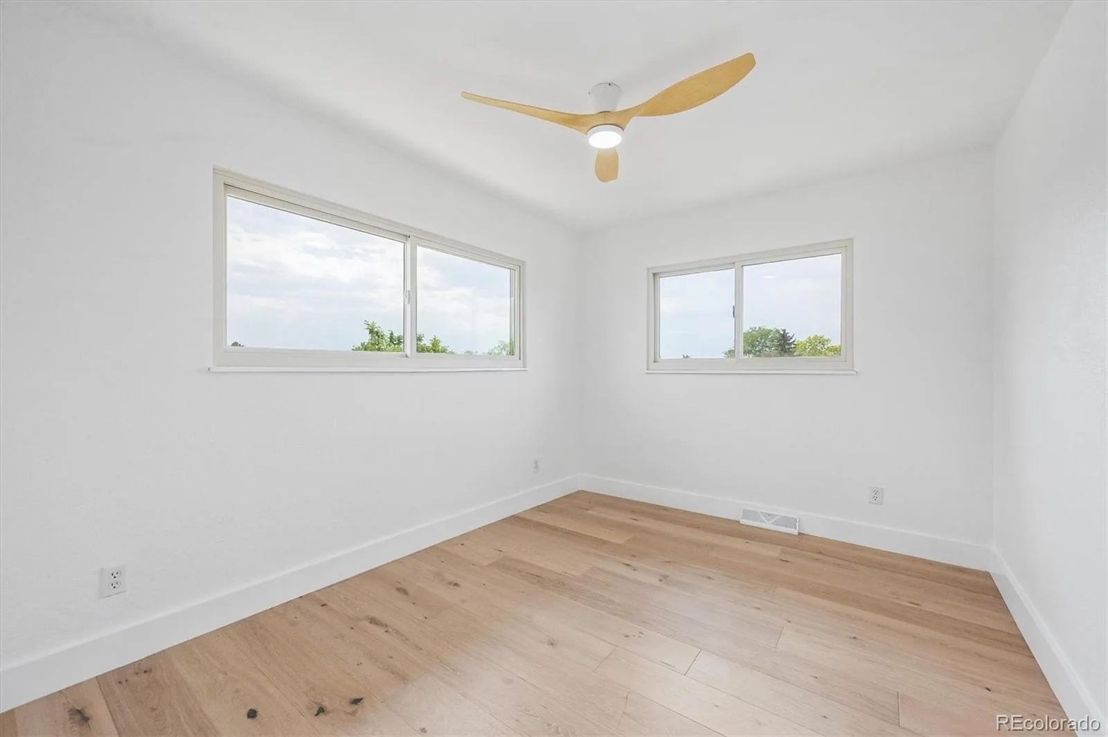 6449 S Locust Way Centennial CO 80111 | MLS #REC9831494 08132026175052 1600 31