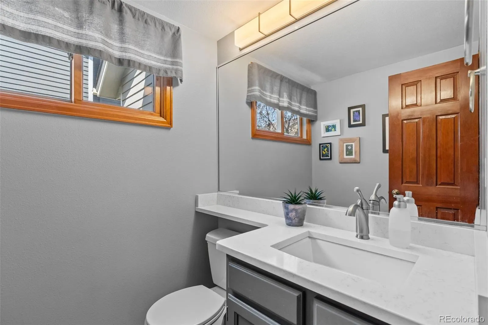 5233 S Zeno Way Centennial CO 80015 MLS #REC9832377 05132026011237 1600 15
