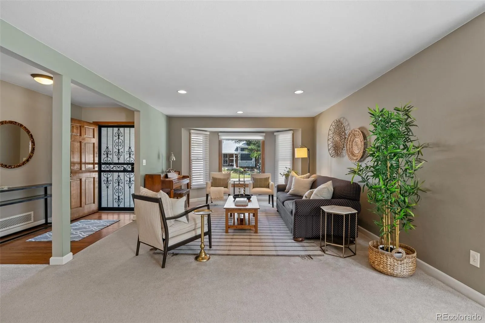5233 S Zeno Way Centennial CO 80015 MLS #REC9832377 05132026011237 1600 4