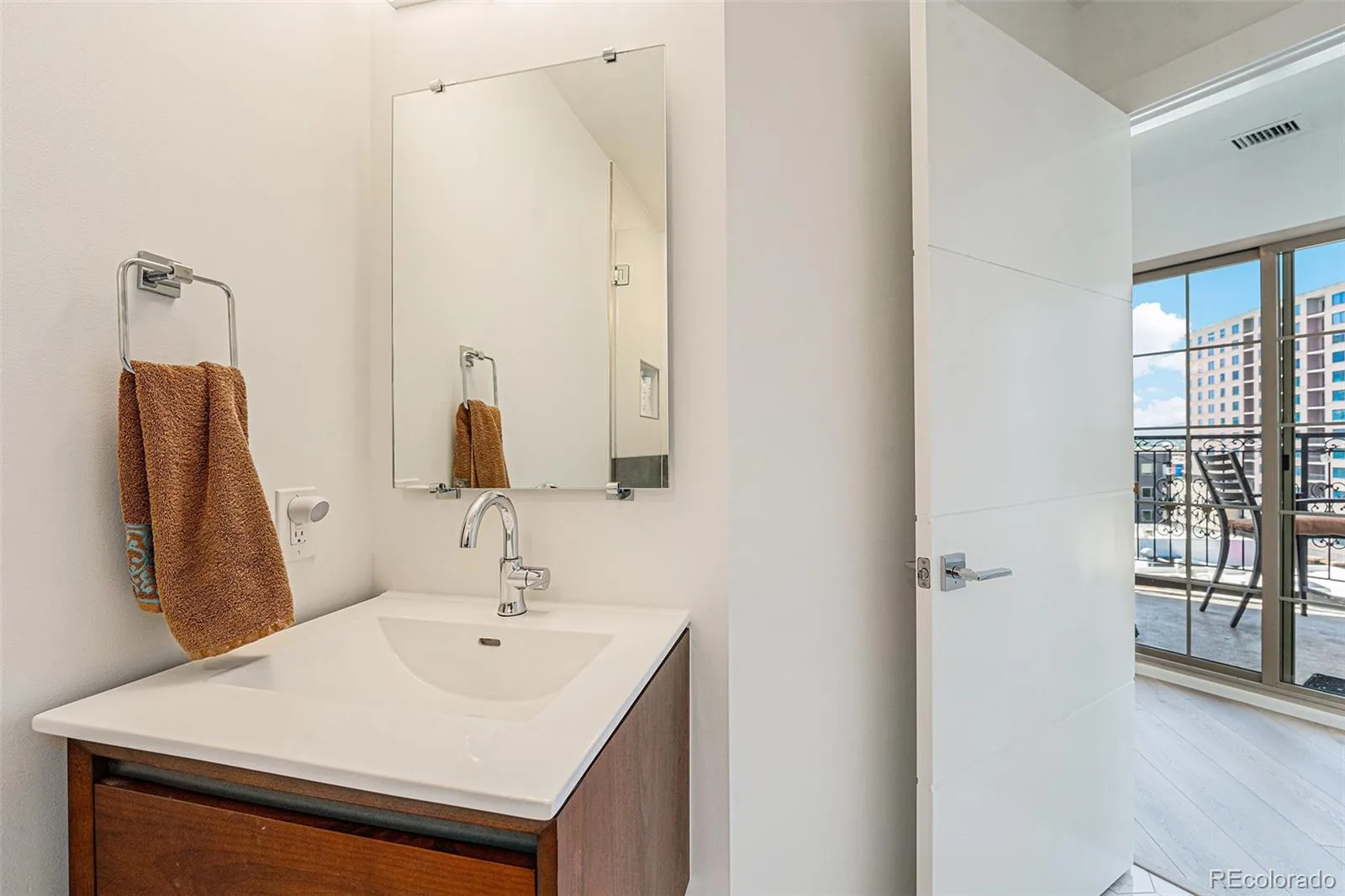 925 N Lincoln Street #6F Denver CO 80203 | MLS #REC9832657 08192026034636 1600 22