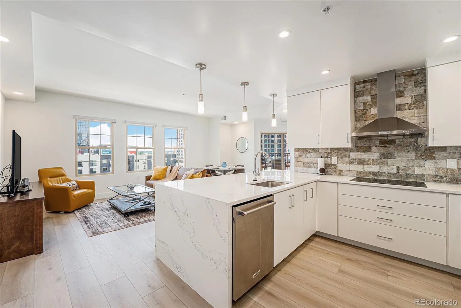 925 N Lincoln Street #6F Denver CO 80203 | MLS #REC9832657 08192026034636 1600 6