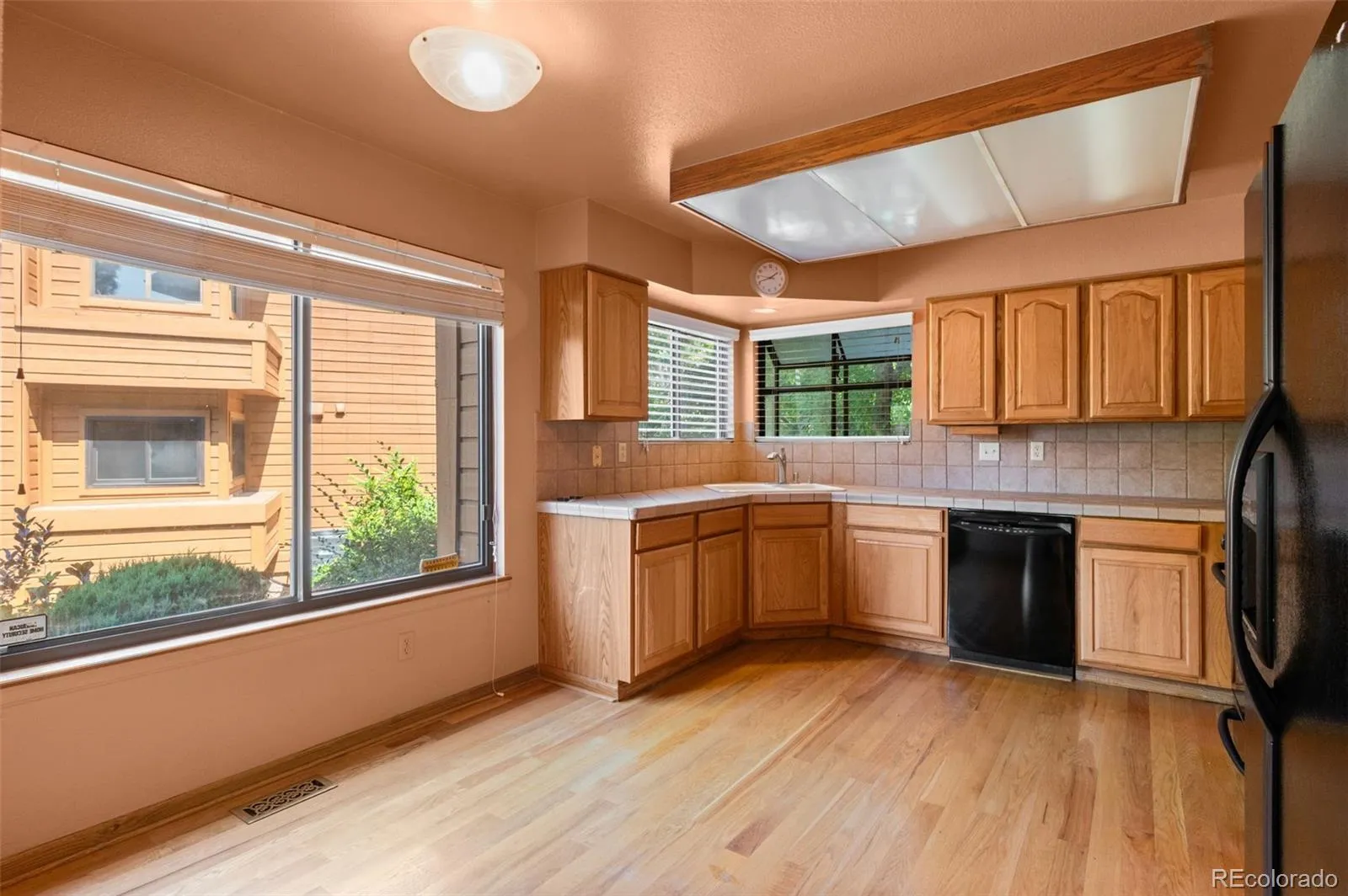 04102026152900 1600 13