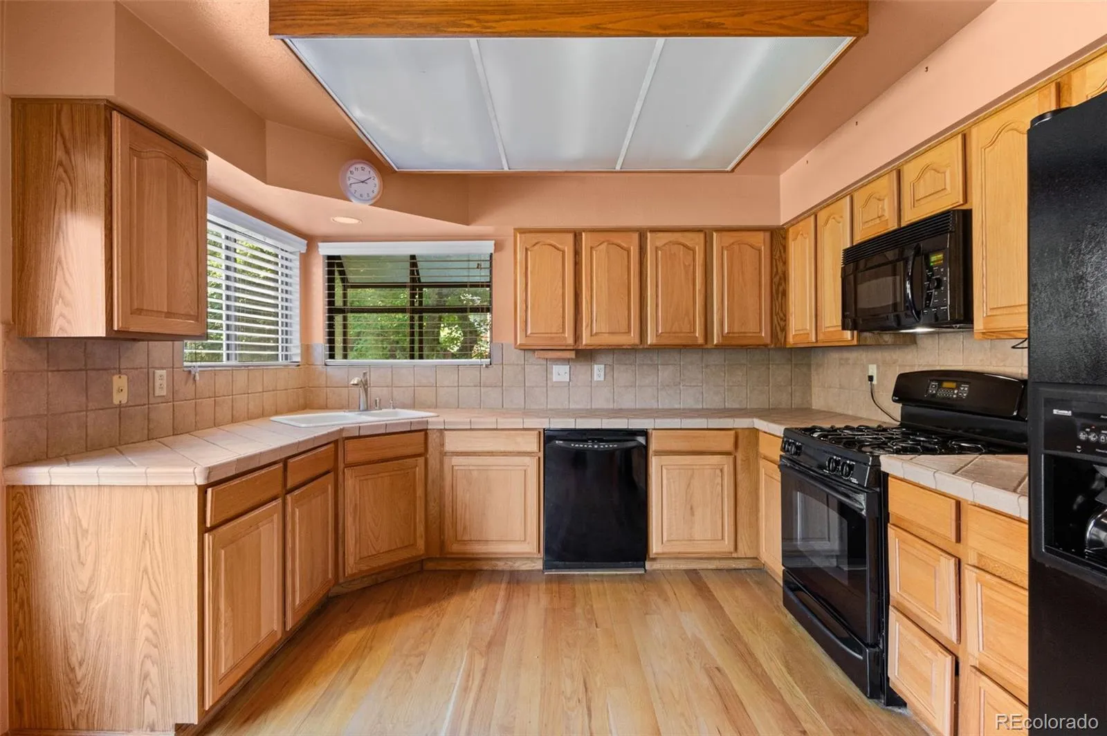 04102026152900 1600 14