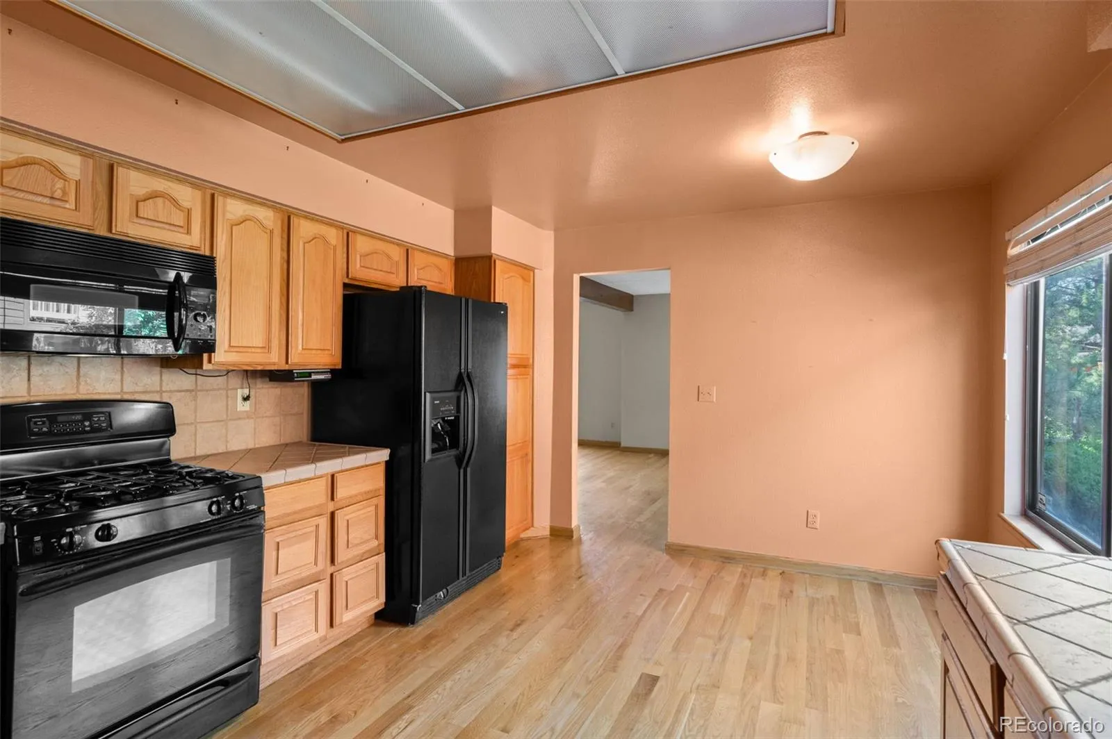 04102026152900 1600 16