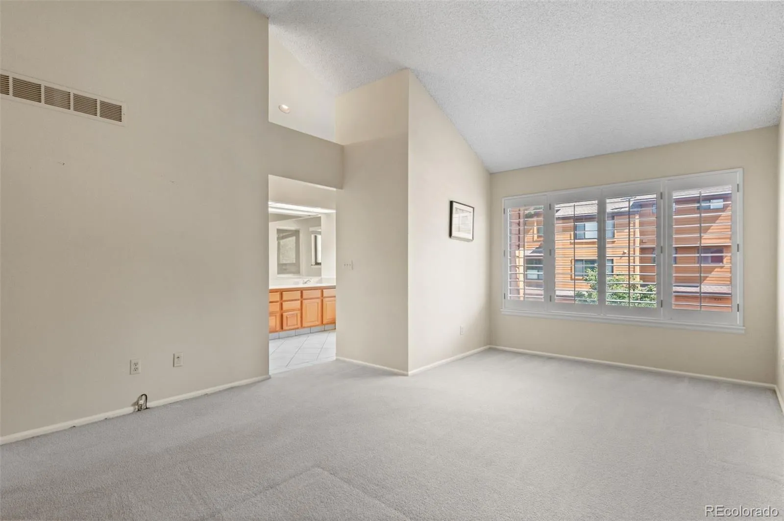 04102026152900 1600 24