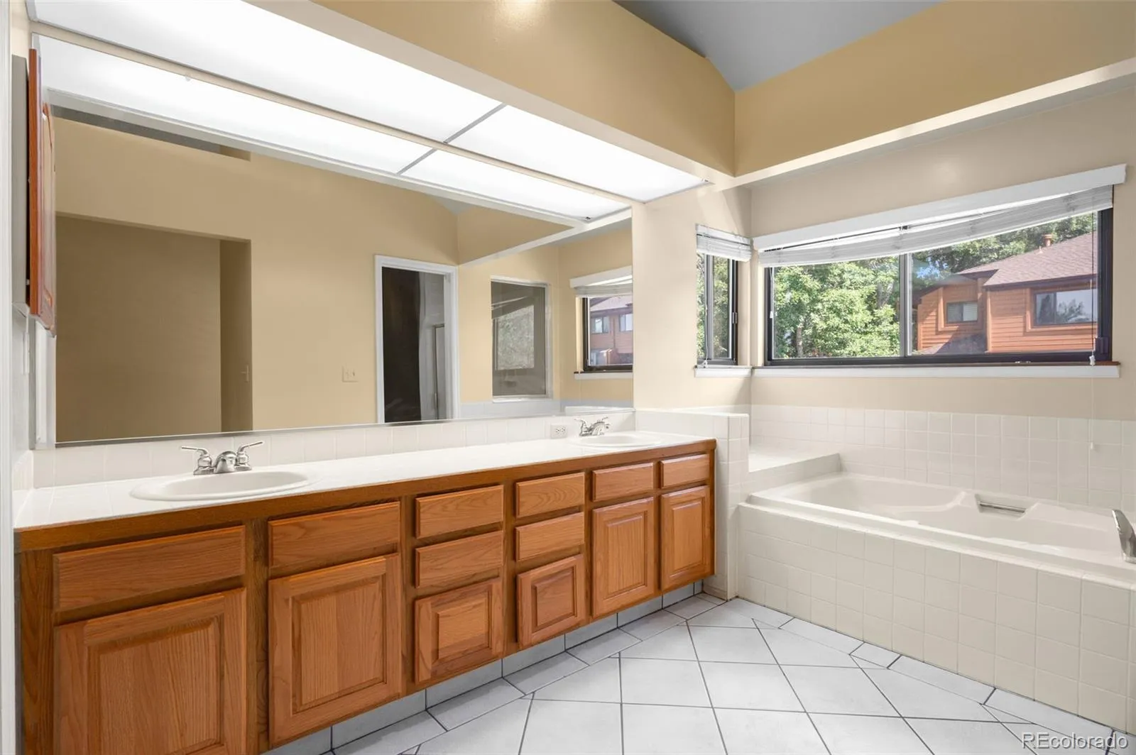 04102026152900 1600 26