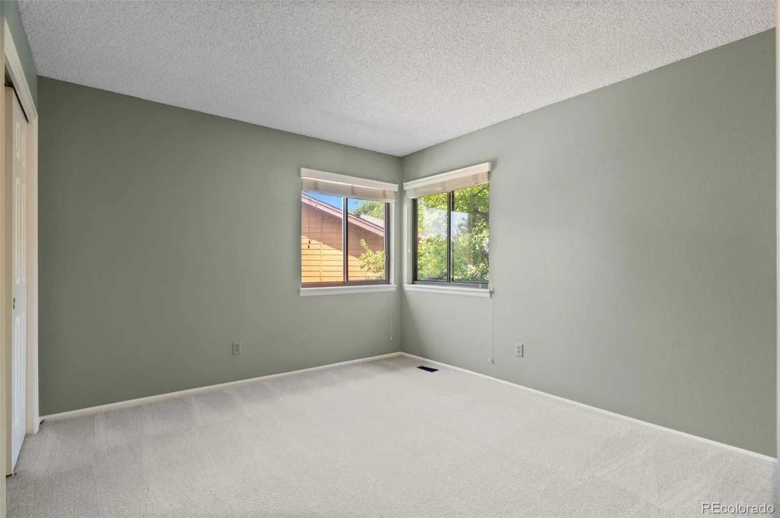 04102026152900 1600 30