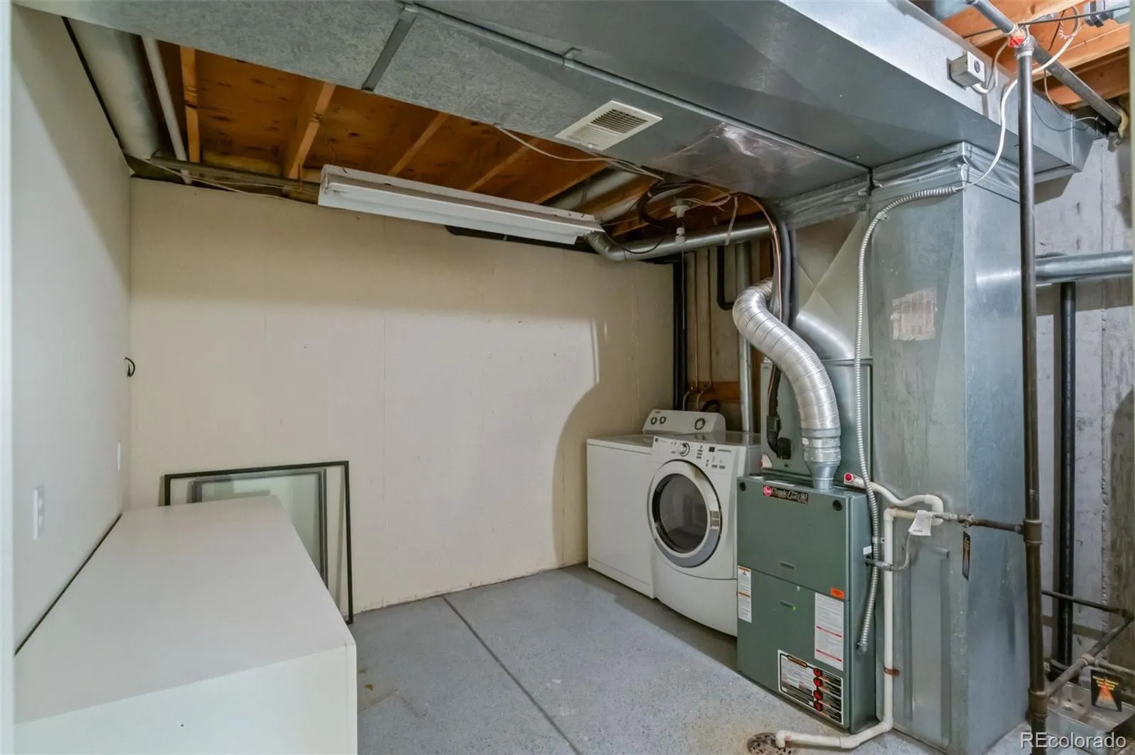 04102026152900 1600 34