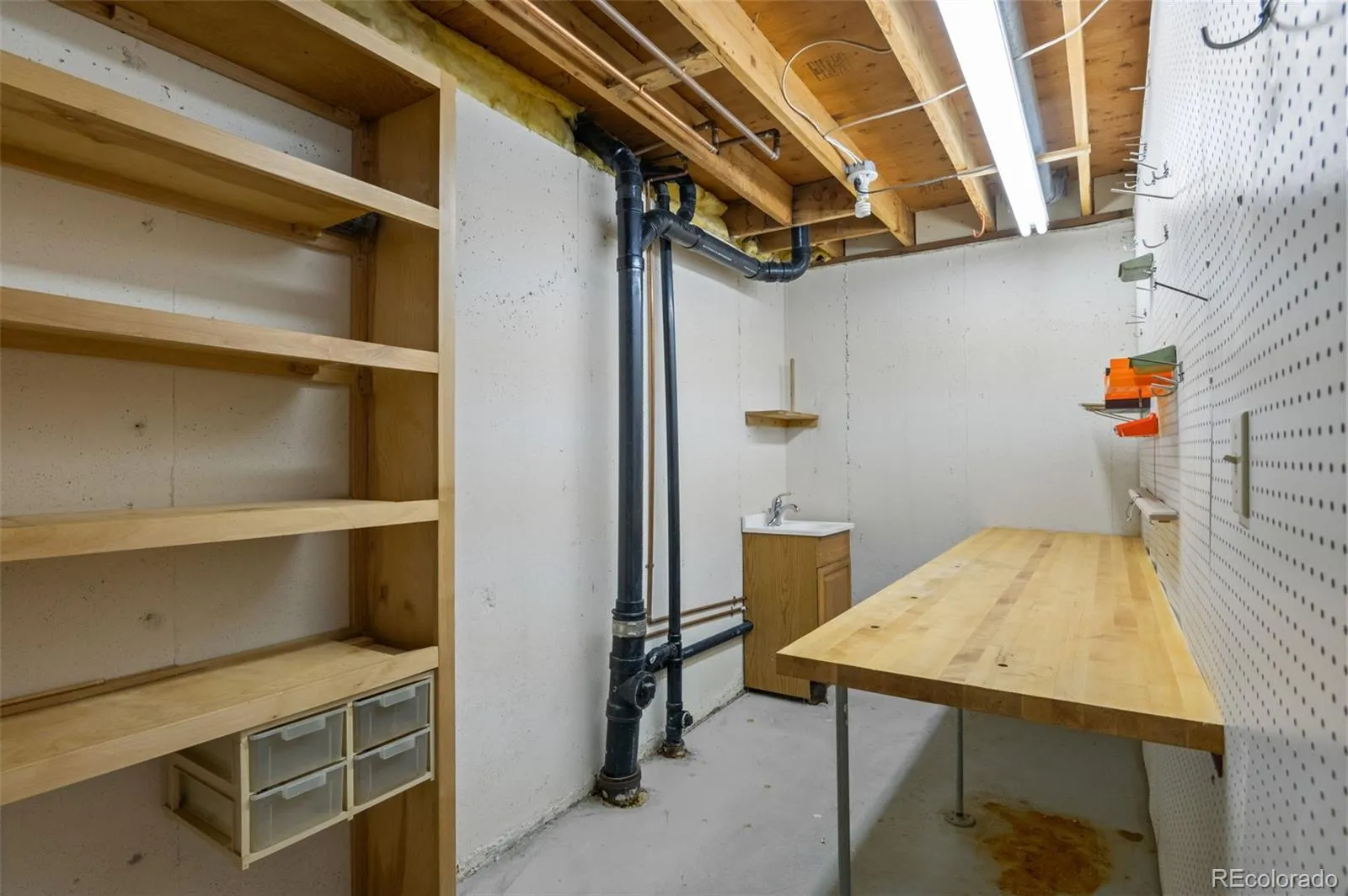 04102026152900 1600 35