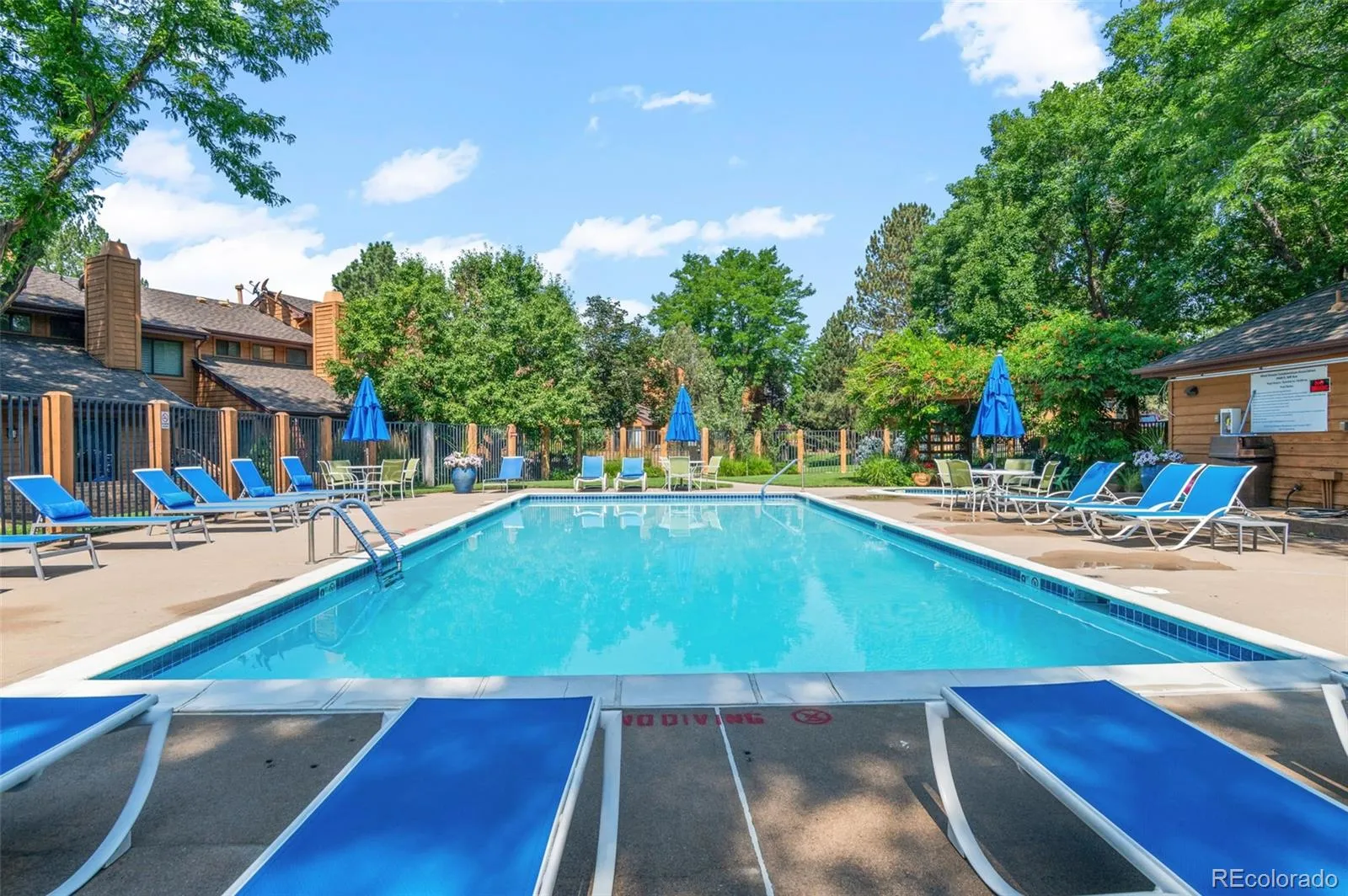 04102026152900 1600 40