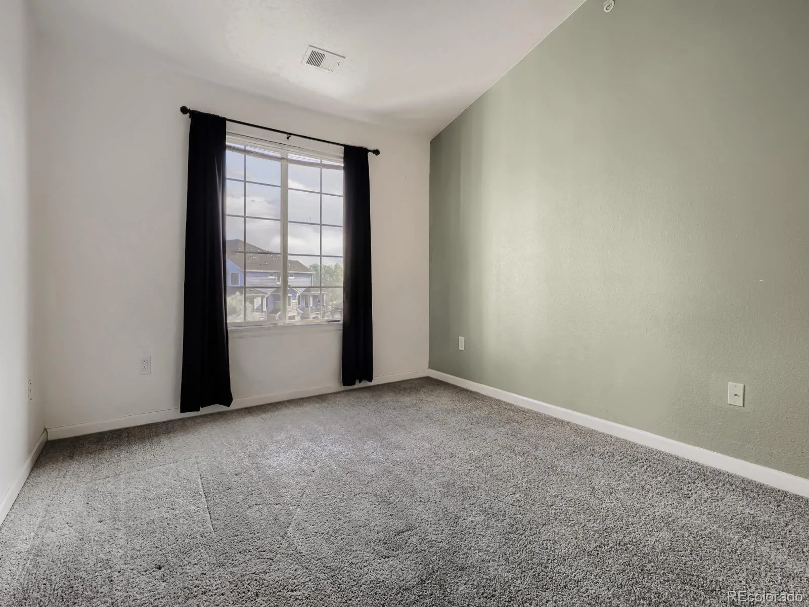 5255 Memphis Street #1222 #12 Denver CO 80239 | MLS #REC9840860 06102026193541 1600 9