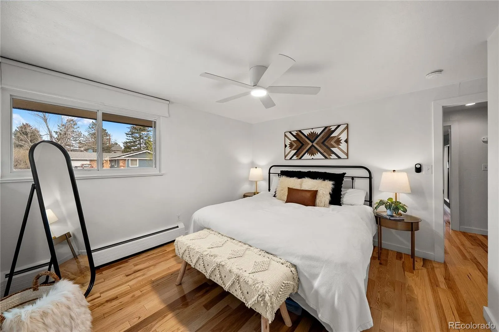 04122026080115 1600 21