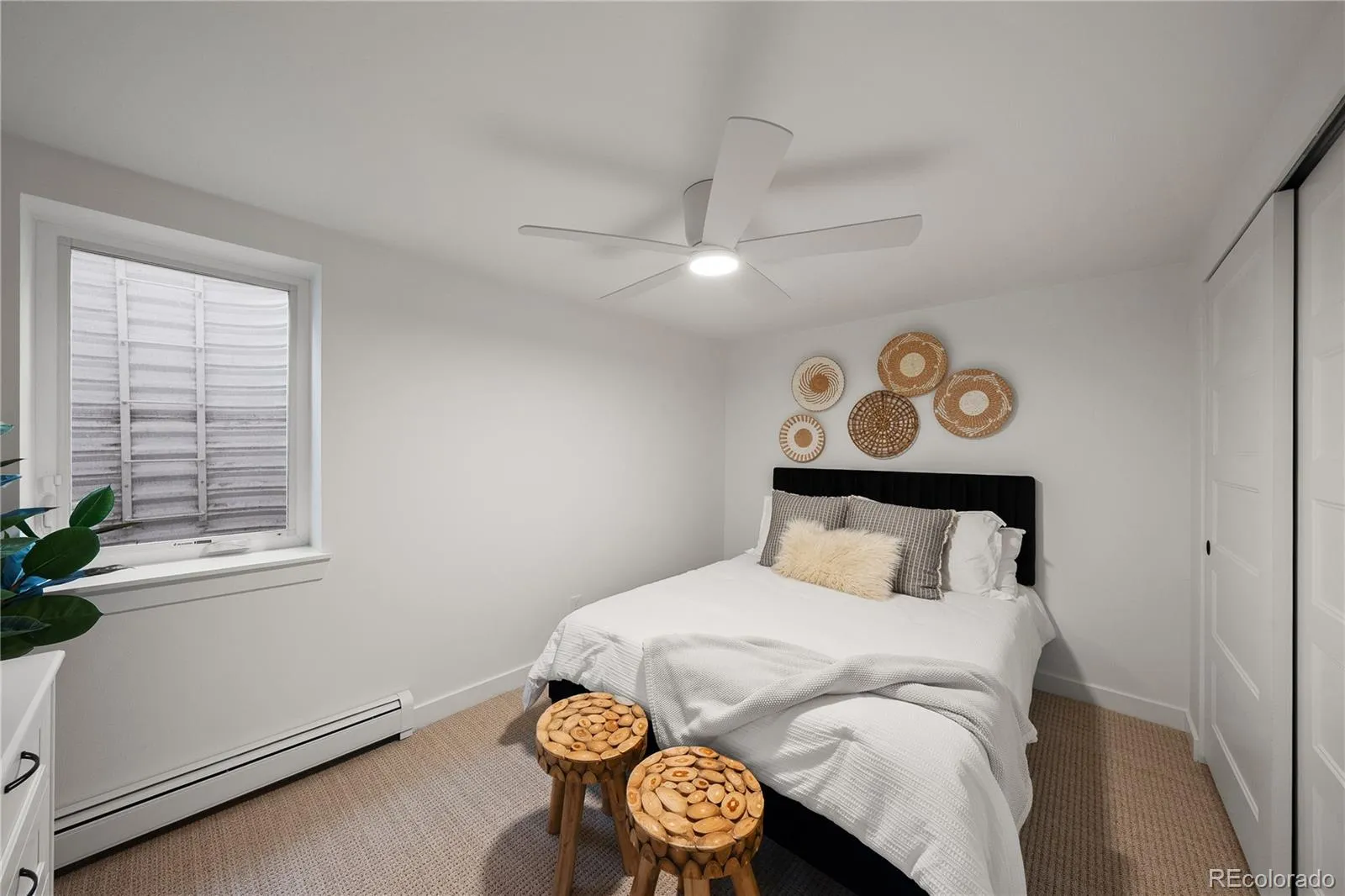 04122026080115 1600 37