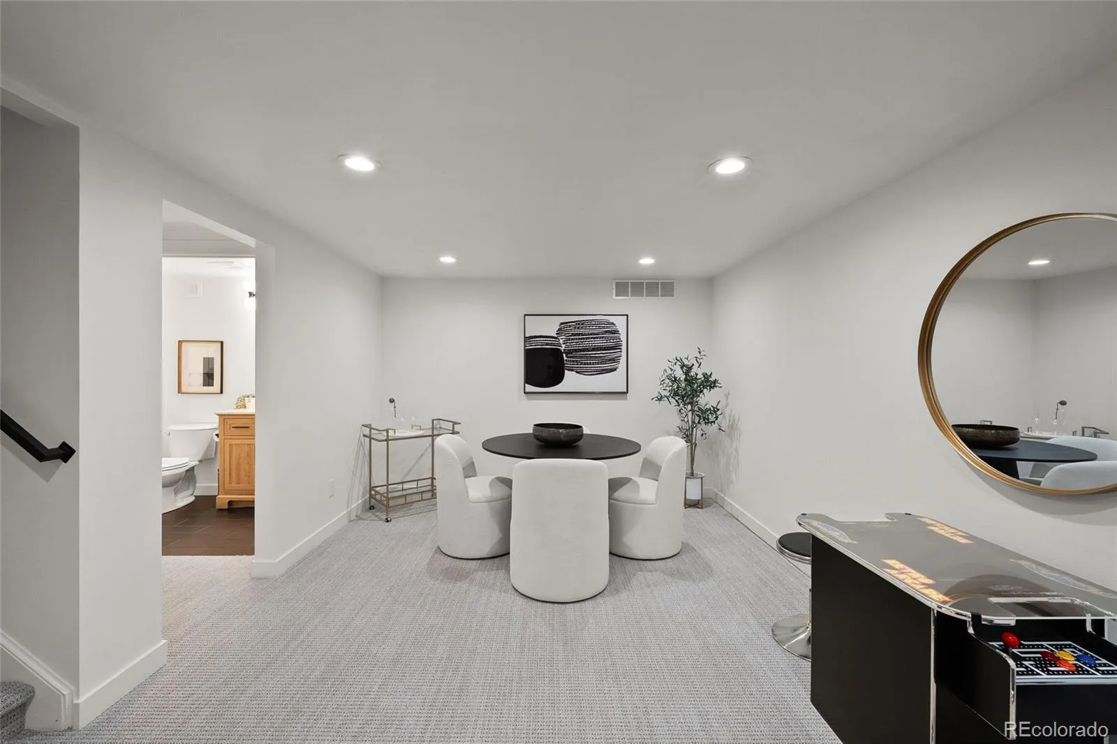 04122026080115 1600 4