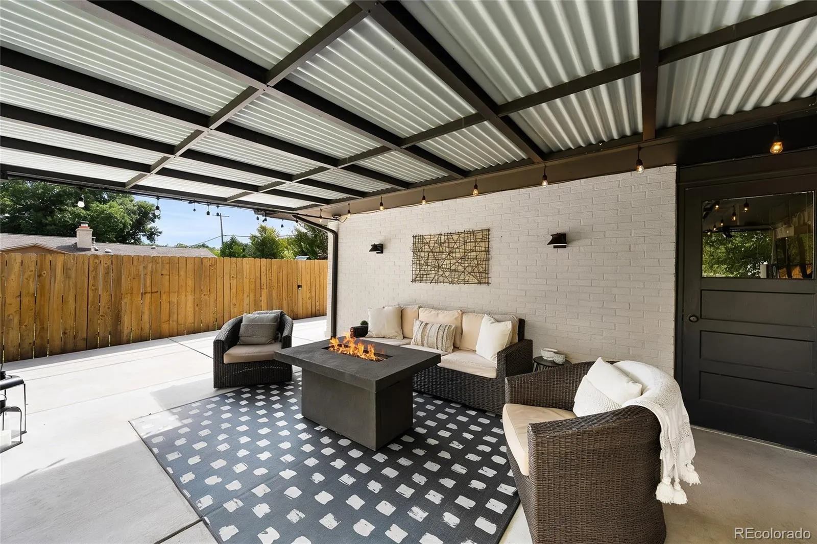 04122026080115 1600 47