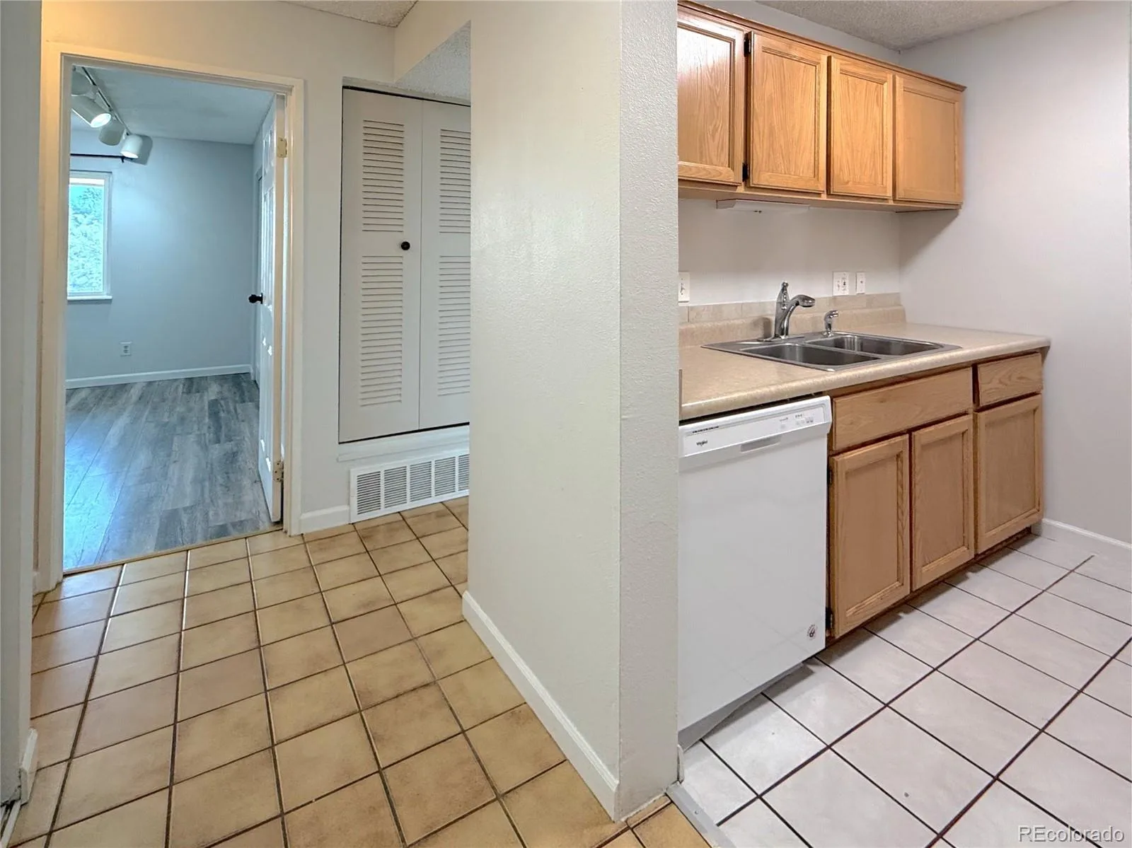 10211 Ura Lane #3-303 Thornton CO 80260 | MLS #REC9843054 07232026032354 1600 3