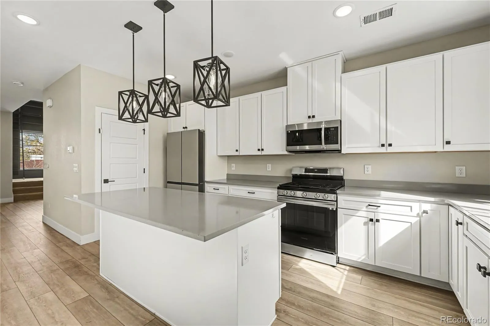 04112026172236 1600 12