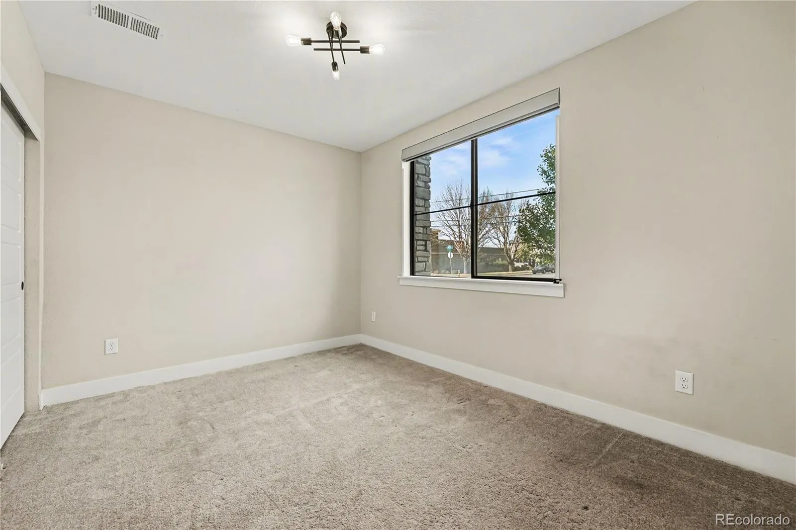 04112026172236 1600 18