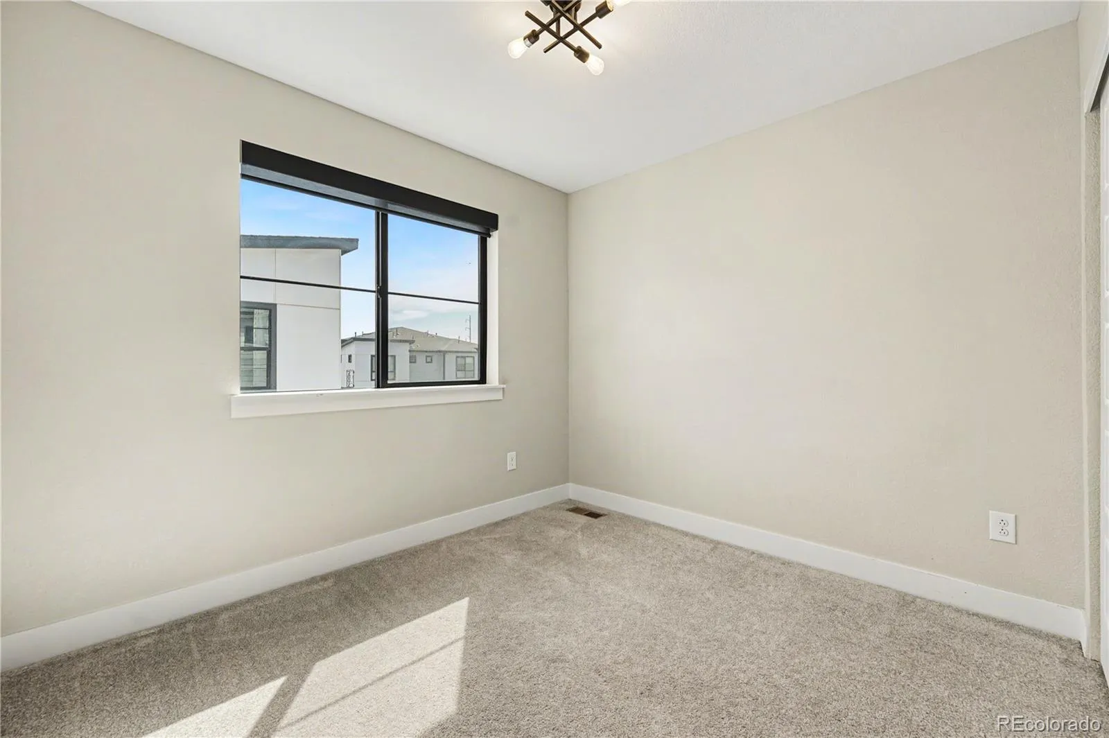 04112026172236 1600 19